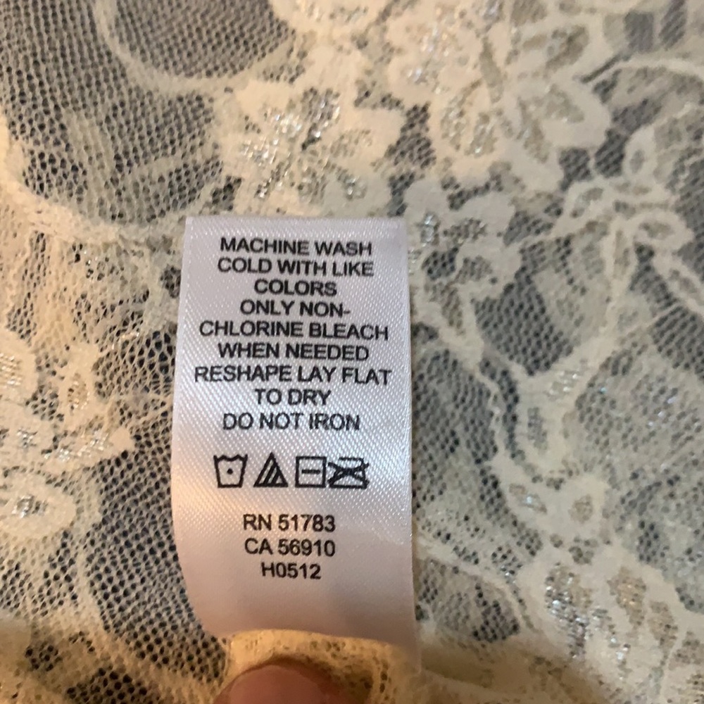 Maurices Sz L Lace Top sheer - Picture 6 of 7